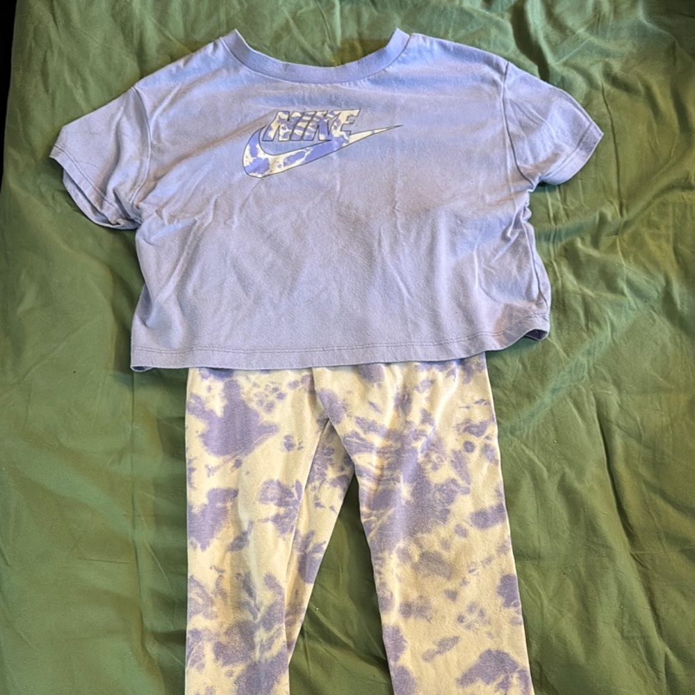 Nike Lavender Tee and Tie-Dye Leggings Set